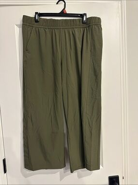 Talbots Olive Green Perforated-Panel Jogger Pants